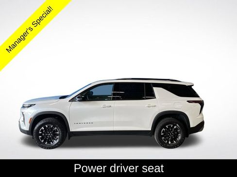 Used 2025 Chevrolet Traverse Z71 w/ Driver Confidence Package AWD/4WD image 17