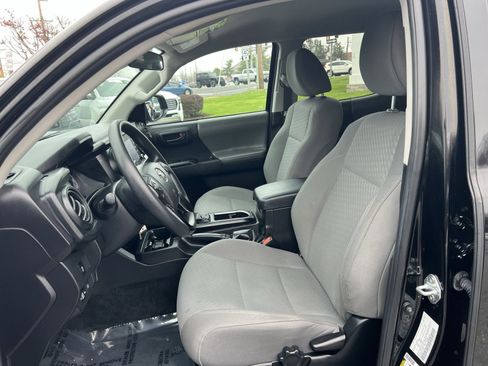 Used 2023 Toyota Tacoma SR image 13