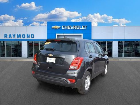 Used 2020 Chevrolet Trax LS FWD image 3