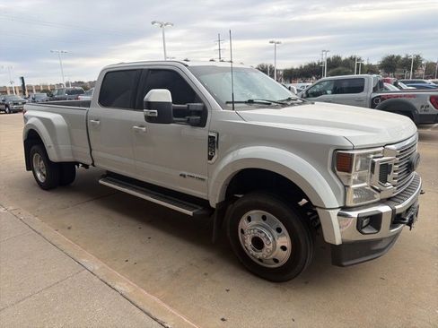 Used 2022 Ford F450 Lariat w/ Lariat Value Package image 2