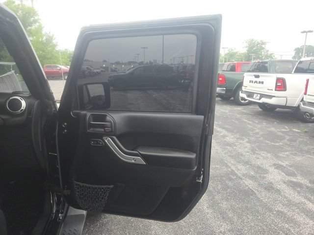Used 2018 Jeep Wrangler Unlimited Sahara AWD/4WD image 20