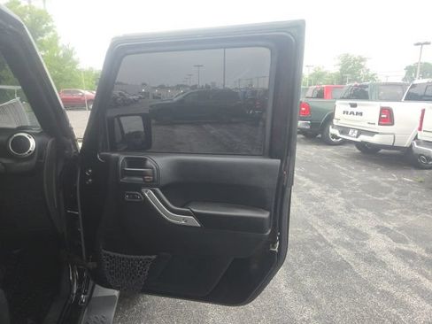 Used 2018 Jeep Wrangler Unlimited Sahara AWD/4WD image 20