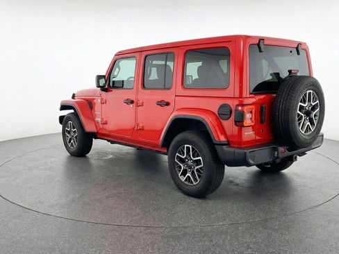 Used 2025 Jeep Wrangler Sahara image 6
