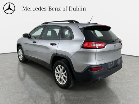 Used 2015 Jeep Cherokee Sport w/ Sport Appearance Group AWD/4WD image 4