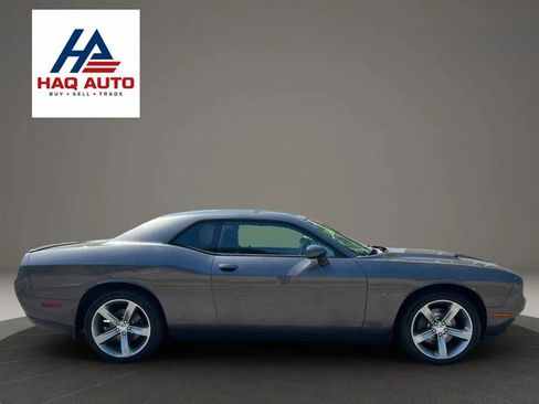 Used 2015 Dodge Challenger R/T w/ Quick Order Package 22B R/T RWD image 4