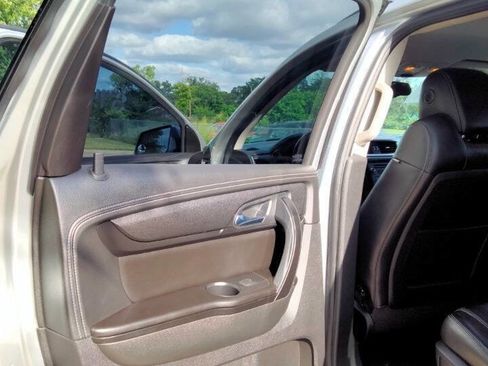 Used 2015 Chevrolet Traverse LT FWD image 11