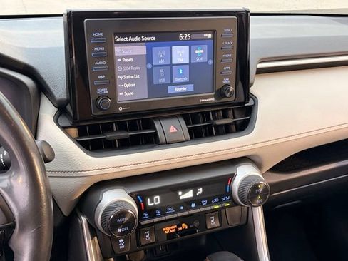 Used 2020 Toyota RAV4 XLE w/ XLE Grade Weather Package AWD/4WD image 16