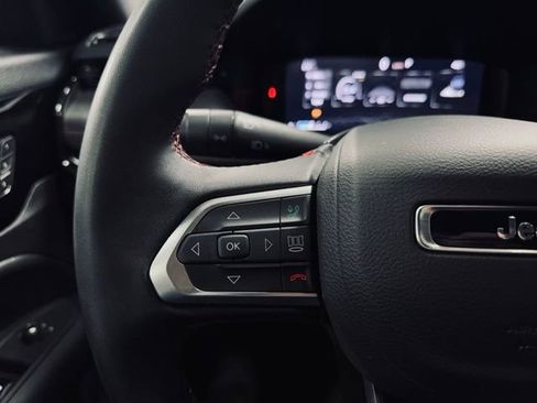 Used 2025 Jeep Compass Trailhawk w/ Trailhawk Elite Group AWD/4WD image 26