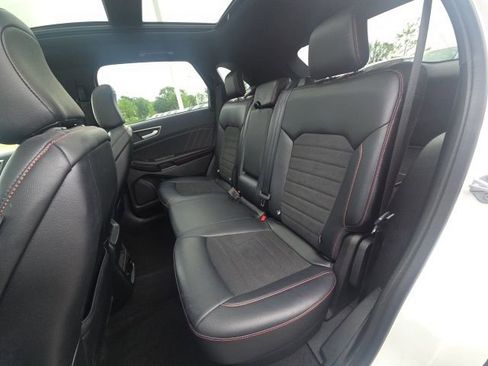 Used 2023 Ford Edge ST-Line w/ Class II Trailer Tow Package AWD/4WD image 17