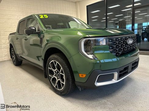 Used 2025 Ford Maverick Lariat w/ 4K Tow Package AWD/4WD image 1