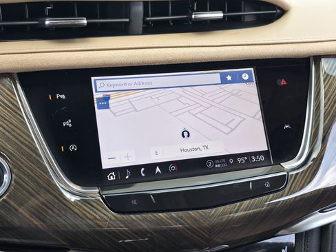 Used 2024 Cadillac XT6 Premium Luxury w/ Platinum Package FWD image 27
