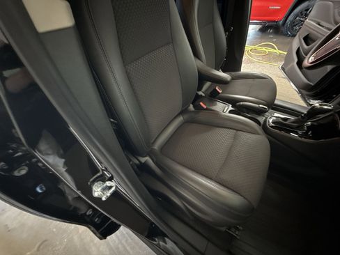 Used 2022 Buick Encore Preferred w/ Safety Package II image 25