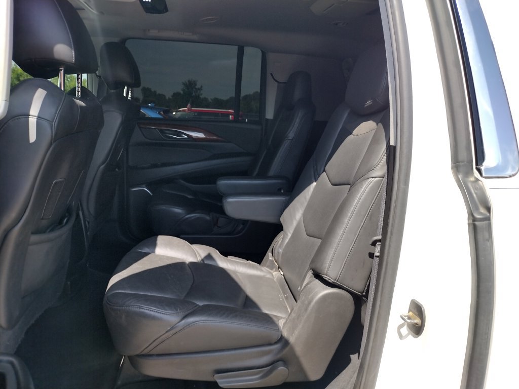 Used 2017 Cadillac Escalade ESV Premium Luxury AWD/4WD image 8