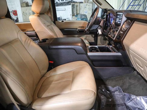 Used 2016 Ford F350 Lariat w/ Lariat Interior Package image 16