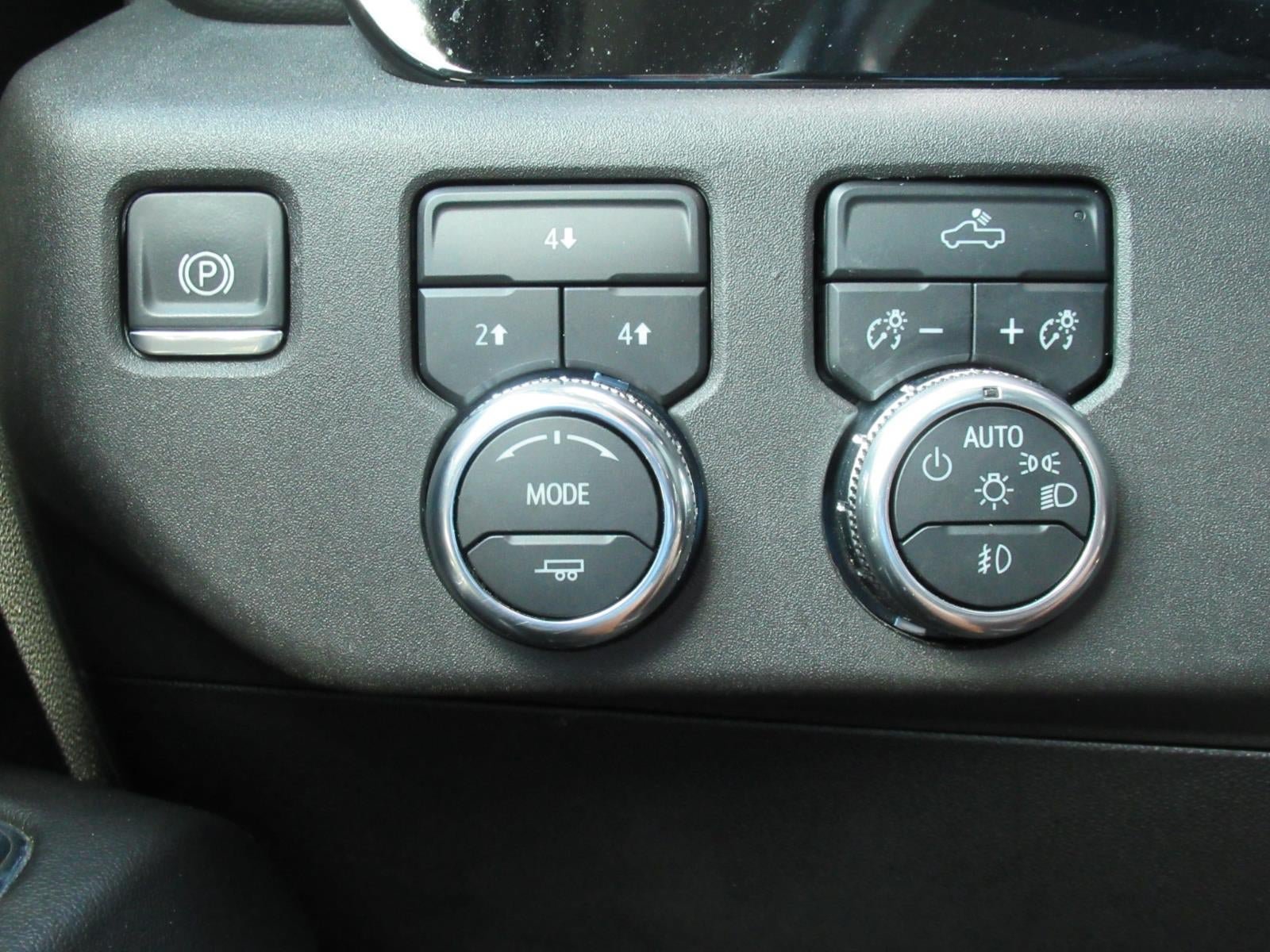 Used 2024 GMC Sierra 2500 SLE w/ SLE Value Package; AWD/4WD image 22