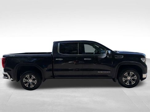 Used 2025 GMC Sierra 1500 SLT AWD/4WD image 7