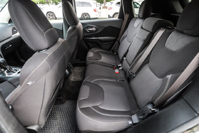Used 2015 Jeep Cherokee Latitude w/ Comfort/Convenience Group AWD/4WD image 53