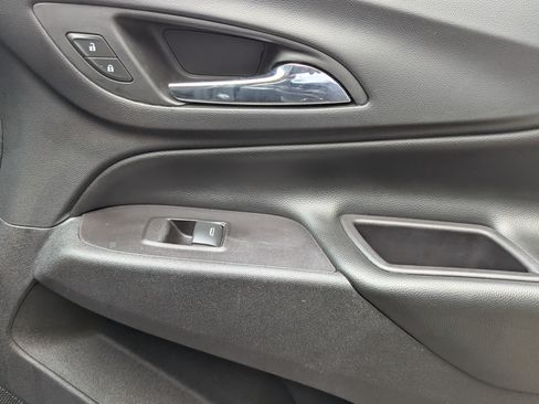 Used 2020 Chevrolet Equinox LT FWD image 22