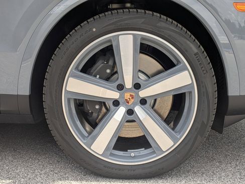 New 2026 Porsche Cayenne E-Hybrid Coupe AWD/4WD image 30
