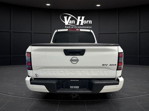 Used 2022 Nissan Frontier SV AWD/4WD image 6