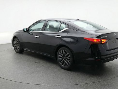 Used 2025 Nissan Altima 2.5 SV image 6