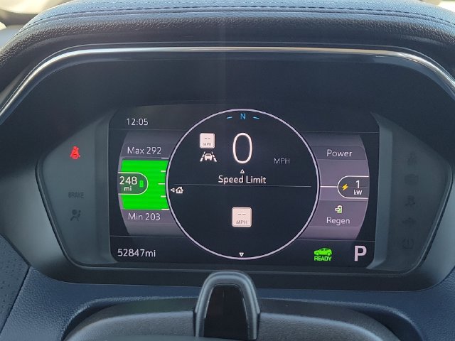 Used 2022 Chevrolet Bolt EUV Premier w/ Sun & Sound Package FWD image 23