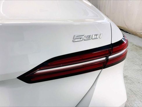 New 2026 BMW 530i xDrive w/ Premium Package image 15