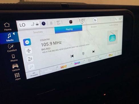 Used 2024 Jeep Gladiator Rubicon w/ Convenience Group AWD/4WD image 6