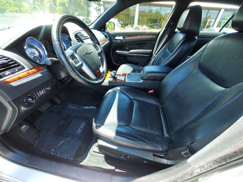 Used 2012 Chrysler 300 Limited RWD image 7