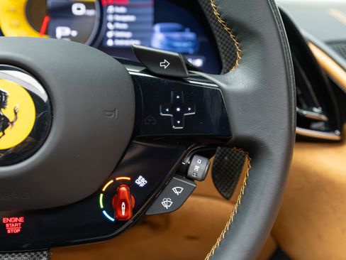 Used 2025 Ferrari Roma Spider RWD image 20
