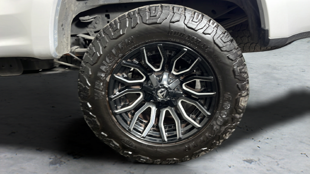 Used 2017 Ford F350 Platinum w/ FX4 4x4 Off Road Package image 43