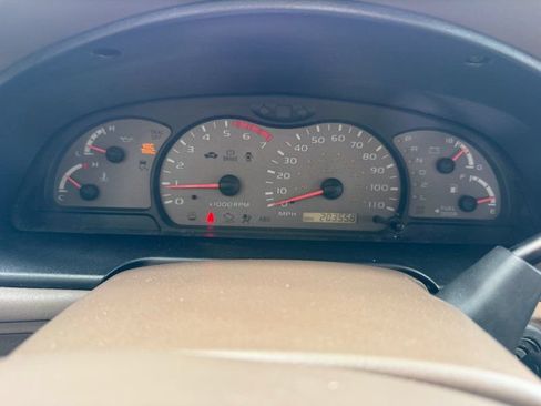 Used 2004 Toyota Sequoia SR5 RWD image 15