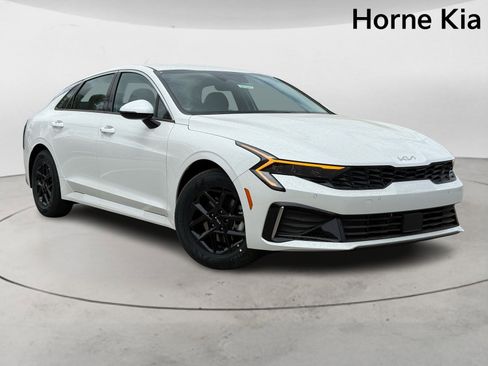 New 2025 Kia K5 LXS image 2