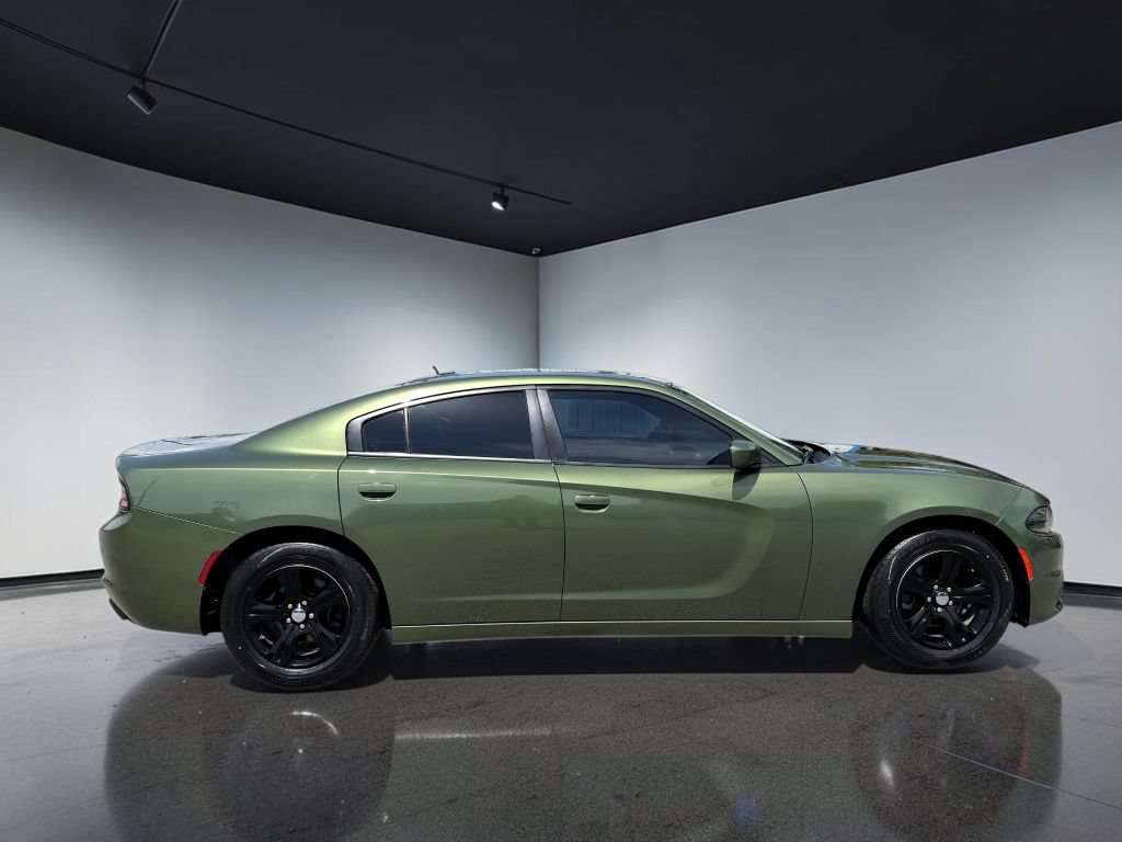 Used 2019 Dodge Charger SXT w/ Leather Interior Group RWD image 2