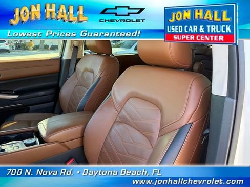 Used 2023 Nissan Pathfinder Platinum image 24