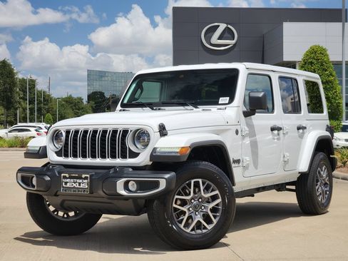 Used 2025 Jeep Wrangler Unlimited Sahara AWD/4WD image 33