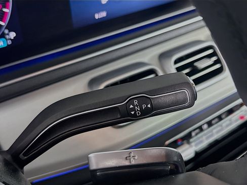 Used 2025 Mercedes-Benz GLE 450e 4MATIC image 20