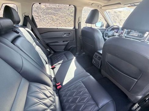 Used 2022 Nissan Rogue Platinum w/ Head-Up Display Package image 31