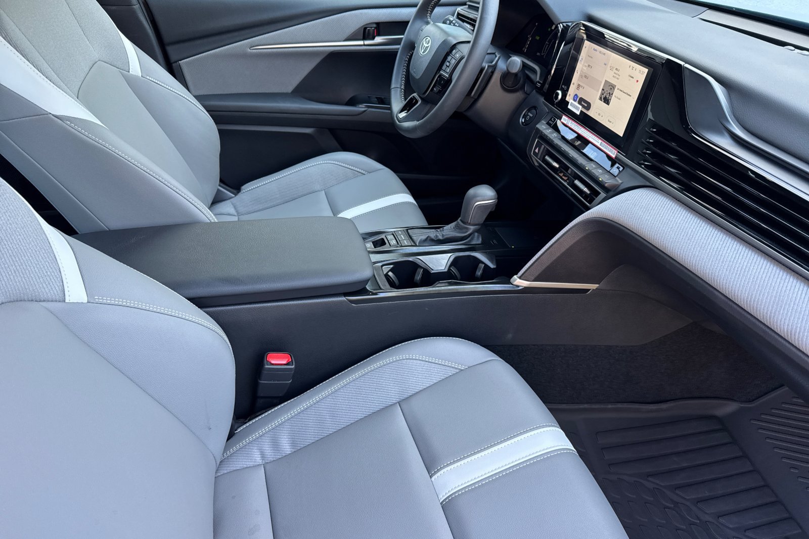 Certified 2026 Toyota Camry SE w/ Convenience Package FWD image 21