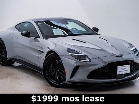 Used 2025 Aston Martin V8 Vantage Coupe image 3