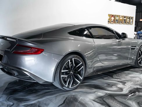 Used 2017 Aston Martin Vanquish Coupe RWD image 8