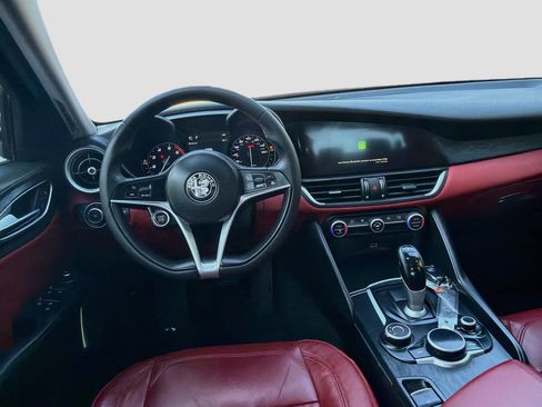 Used 2019 Alfa Romeo Giulia w/ Quick Order Package 22K Sport RWD image 20