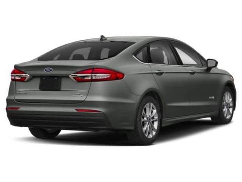 Used 2019 Ford Fusion Titanium image 2