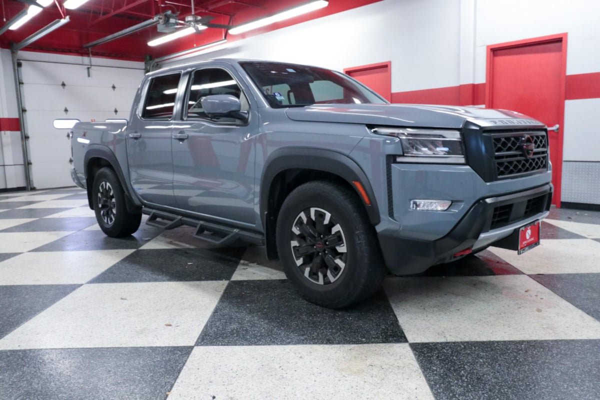 Used 2023 Nissan Frontier Pro-X w/ Pro Convenience Package RWD image 2