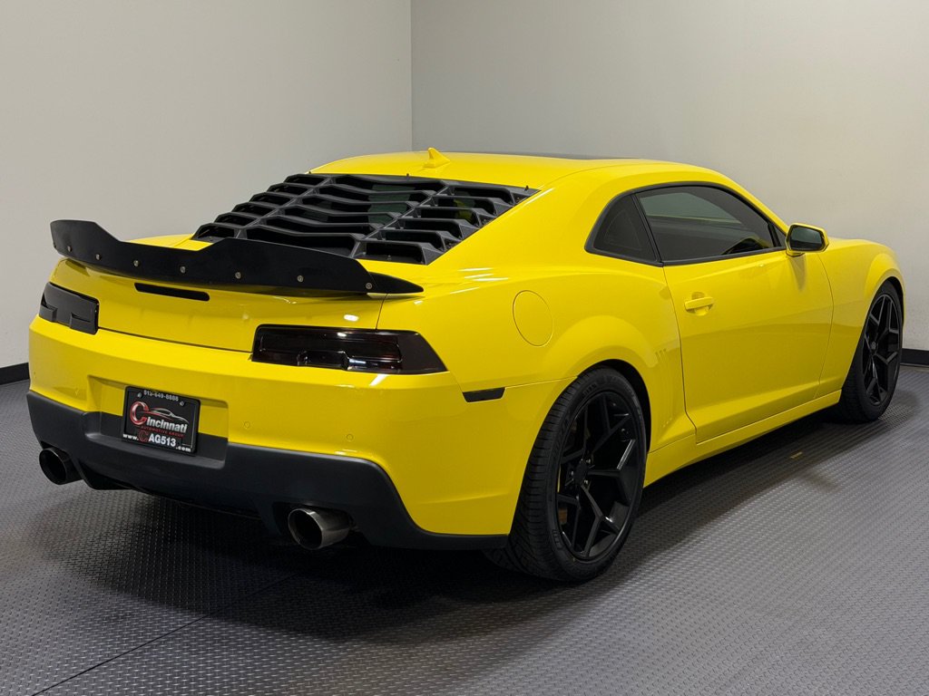 Used 2015 Chevrolet Camaro SS w/ RS Package RWD image 5