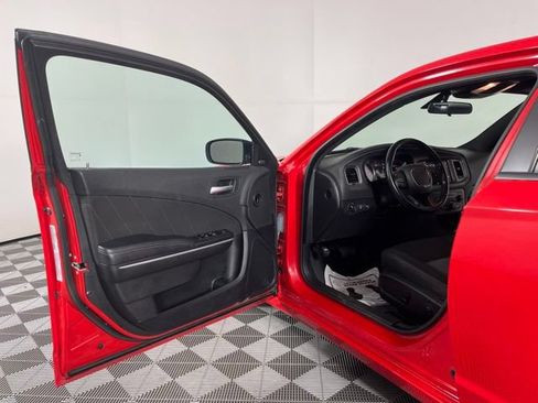 Used 2023 Dodge Charger SXT RWD image 17