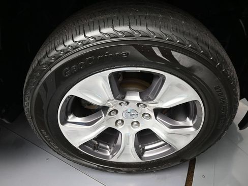 Used 2021 RAM 1500 Laramie AWD/4WD image 12