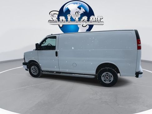 Used 2023 GMC Savana 2500 w/ Driver Convenience Package image 7