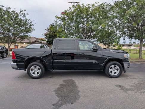 Used 2025 RAM 1500 Big Horn AWD/4WD image 2