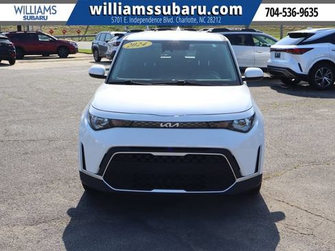 Used 2024 Kia Soul LX FWD image 2